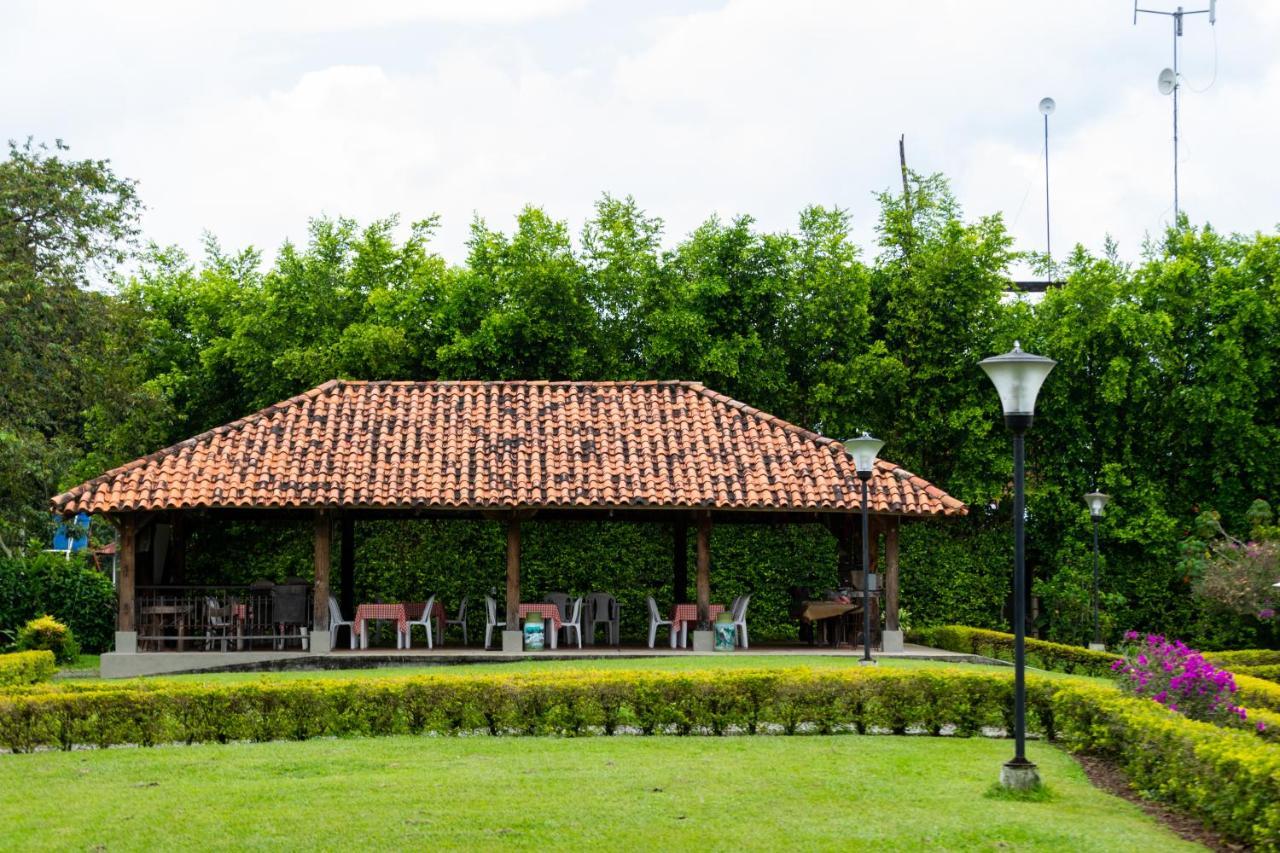 Hotel Eden Parque Del Cafe Montenegro Eksteriør bilde